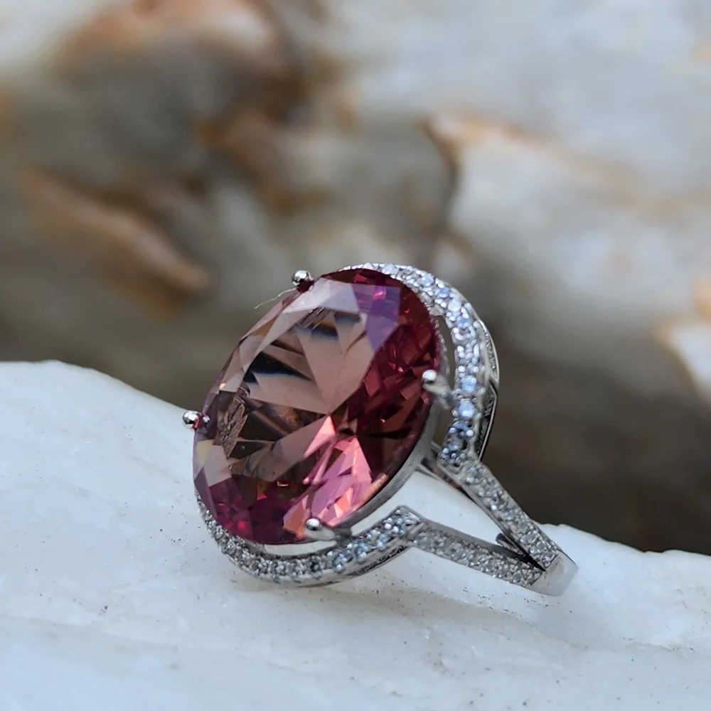 Solid Sterling 925 Silver Elegant Ring Alexandrite Stone White Topaz Crystals